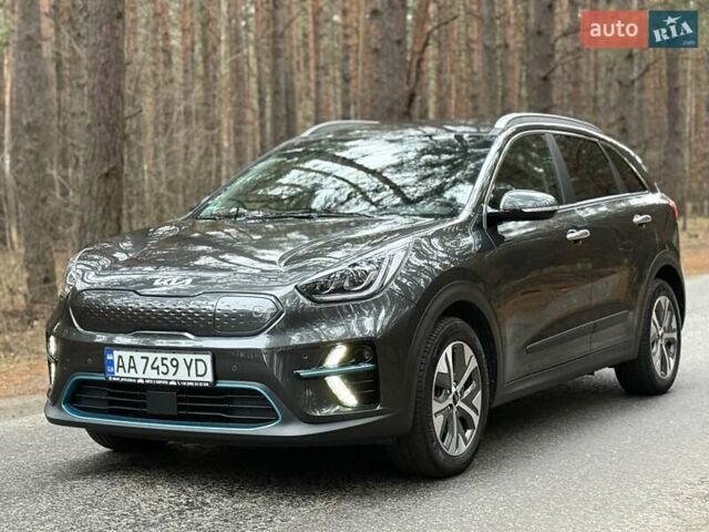 Сірий Кіа Niro, об'ємом двигуна 0 л та пробігом 72 тис. км за 22999 $, фото 8 на Automoto.ua