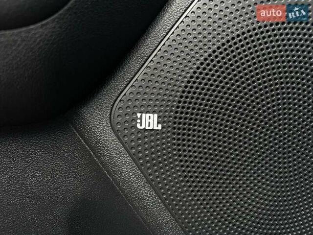 Сірий Кіа Niro, об'ємом двигуна 0 л та пробігом 73 тис. км за 23900 $, фото 5 на Automoto.ua