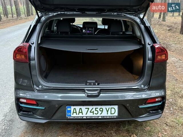 Сірий Кіа Niro, об'ємом двигуна 0 л та пробігом 72 тис. км за 22999 $, фото 75 на Automoto.ua