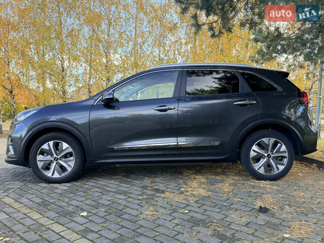 Серый Киа Niro, объемом двигателя 0 л и пробегом 39 тыс. км за 24400 $, фото 8 на Automoto.ua
