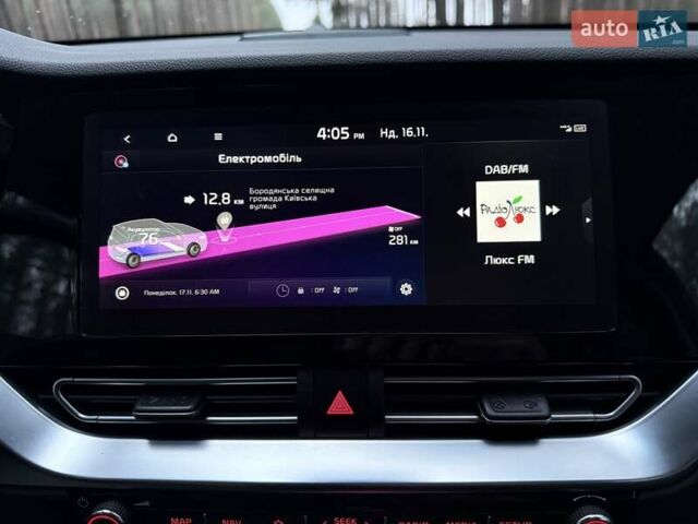 Сірий Кіа Niro, об'ємом двигуна 0 л та пробігом 72 тис. км за 22999 $, фото 94 на Automoto.ua