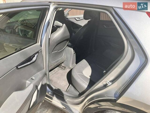 Серый Киа Niro, объемом двигателя 0 л и пробегом 133 тыс. км за 20700 $, фото 14 на Automoto.ua