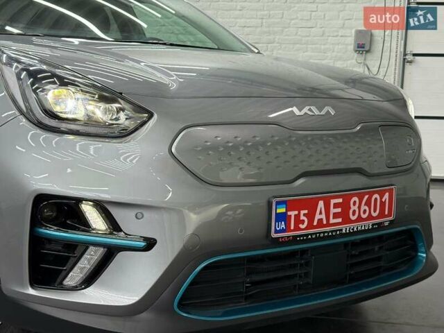 Серый Киа Niro, объемом двигателя 0 л и пробегом 22 тыс. км за 25107 $, фото 3 на Automoto.ua