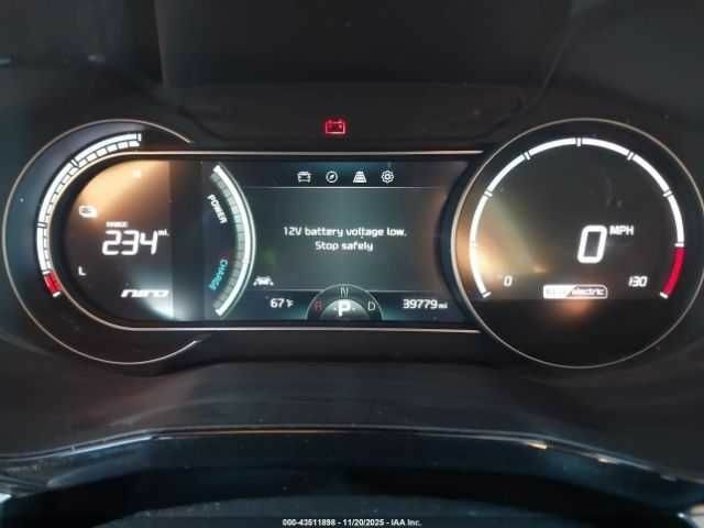 Серый Киа Niro, объемом двигателя 0 л и пробегом 62 тыс. км за 4900 $, фото 6 на Automoto.ua