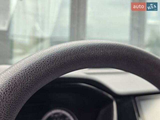 Серый Киа Niro, объемом двигателя 1.6 л и пробегом 75 тыс. км за 18999 $, фото 19 на Automoto.ua