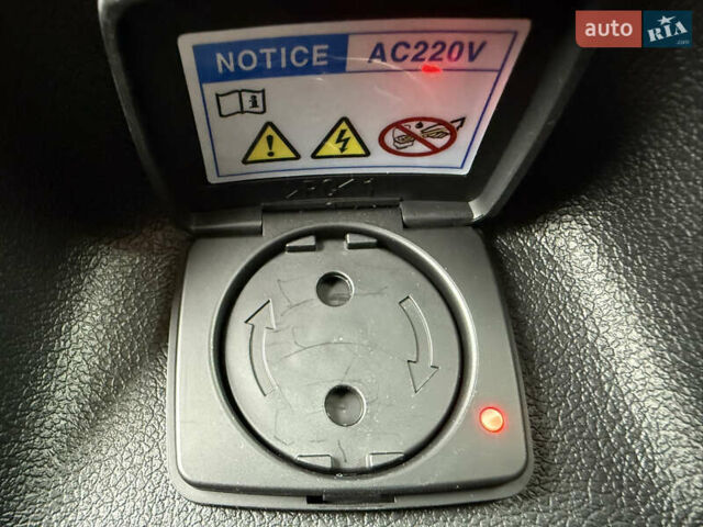 Серый Киа Niro, объемом двигателя 0 л и пробегом 70 тыс. км за 24400 $, фото 92 на Automoto.ua