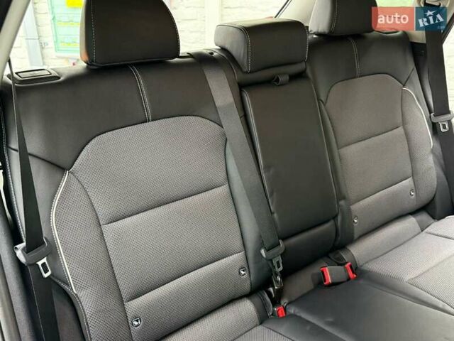 Серый Киа Niro, объемом двигателя 0 л и пробегом 22 тыс. км за 25107 $, фото 35 на Automoto.ua