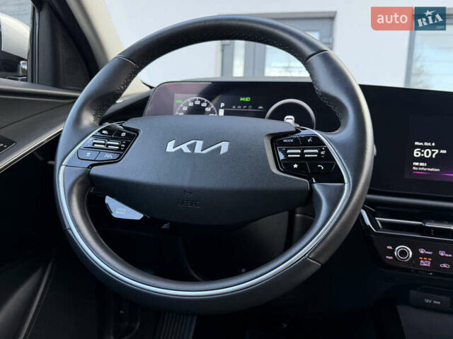 Серый Киа Niro, объемом двигателя 0 л и пробегом 95 тыс. км за 22700 $, фото 64 на Automoto.ua