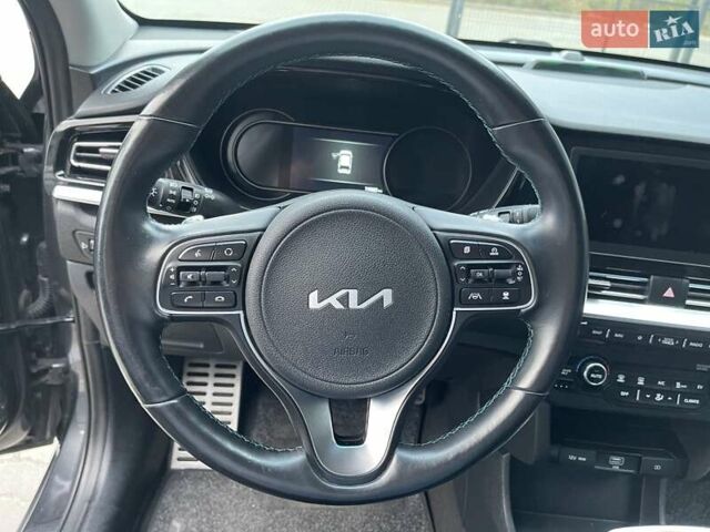 Серый Киа Niro, объемом двигателя 0 л и пробегом 74 тыс. км за 22700 $, фото 26 на Automoto.ua