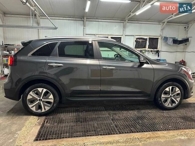 Серый Киа Niro, объемом двигателя 0 л и пробегом 37 тыс. км за 24900 $, фото 21 на Automoto.ua