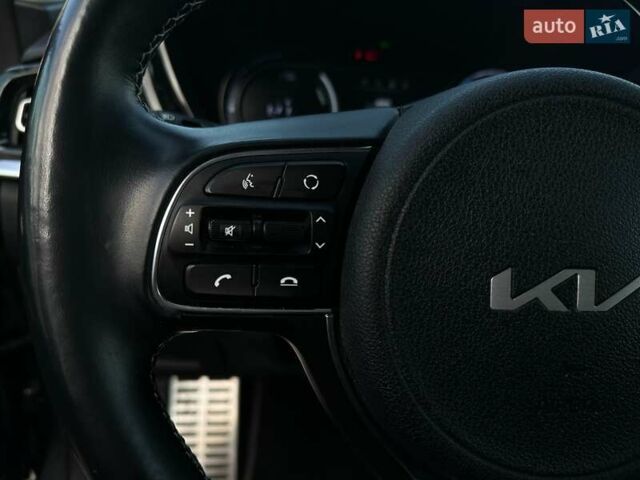 Серый Киа Niro, объемом двигателя 0 л и пробегом 73 тыс. км за 24900 $, фото 44 на Automoto.ua