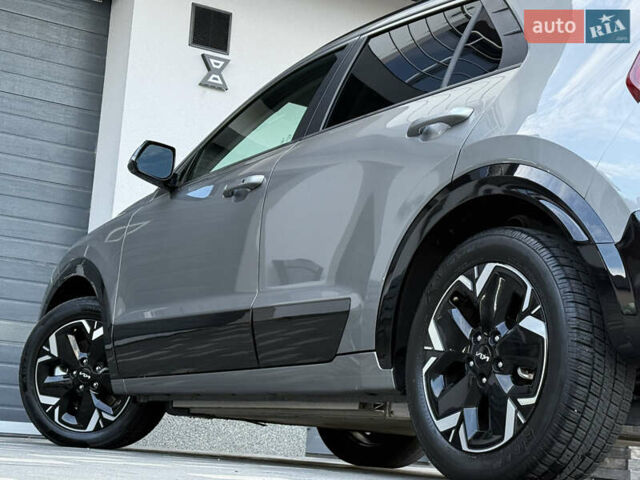 Серый Киа Niro, объемом двигателя 0 л и пробегом 95 тыс. км за 22700 $, фото 35 на Automoto.ua
