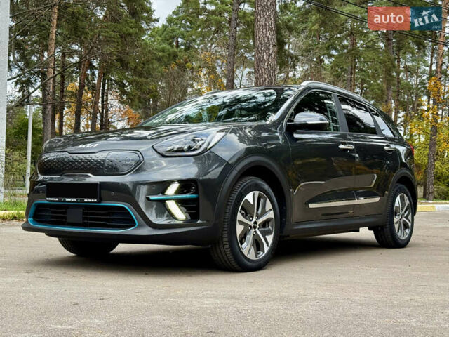 Серый Киа Niro, объемом двигателя 0 л и пробегом 37 тыс. км за 24800 $, фото 5 на Automoto.ua