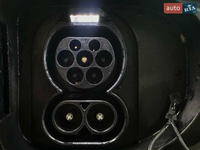 Сірий Кіа Niro, об'ємом двигуна 0 л та пробігом 44 тис. км за 24200 $, фото 13 на Automoto.ua