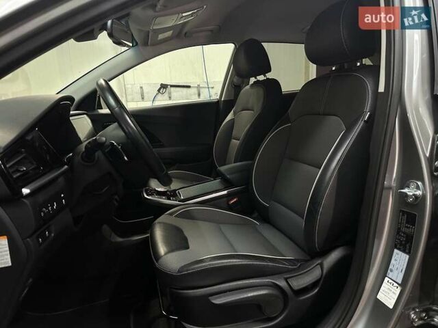 Сірий Кіа Niro, об'ємом двигуна 0 л та пробігом 38 тис. км за 24800 $, фото 29 на Automoto.ua