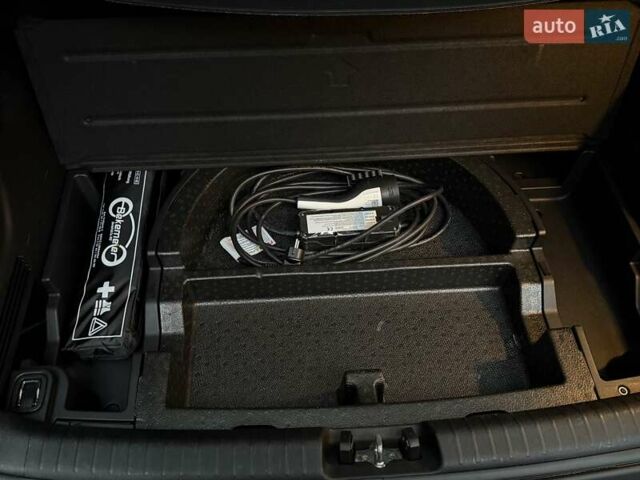 Сірий Кіа Niro, об'ємом двигуна 0 л та пробігом 72 тис. км за 22999 $, фото 78 на Automoto.ua