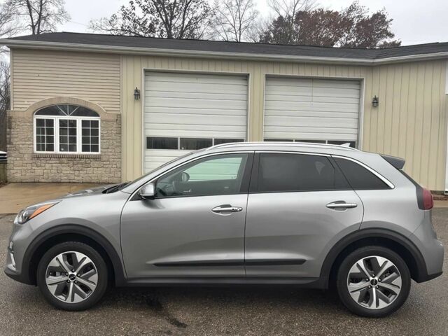 Серый Киа Niro, объемом двигателя 0 л и пробегом 21 тыс. км за 11000 $, фото 3 на Automoto.ua