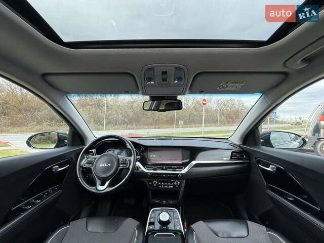 Сірий Кіа Niro, об'ємом двигуна 0 л та пробігом 81 тис. км за 18700 $, фото 3 на Automoto.ua
