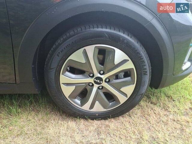 Сірий Кіа Niro, об'ємом двигуна 0 л та пробігом 72 тис. км за 22999 $, фото 110 на Automoto.ua