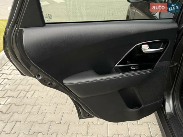 Сірий Кіа Niro, об'ємом двигуна 0 л та пробігом 81 тис. км за 18700 $, фото 16 на Automoto.ua