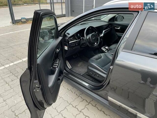 Серый Киа Niro, объемом двигателя 0 л и пробегом 74 тыс. км за 22700 $, фото 19 на Automoto.ua