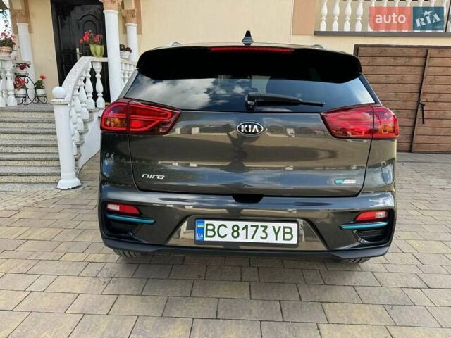 Сірий Кіа Niro, об'ємом двигуна 0 л та пробігом 69 тис. км за 23999 $, фото 15 на Automoto.ua
