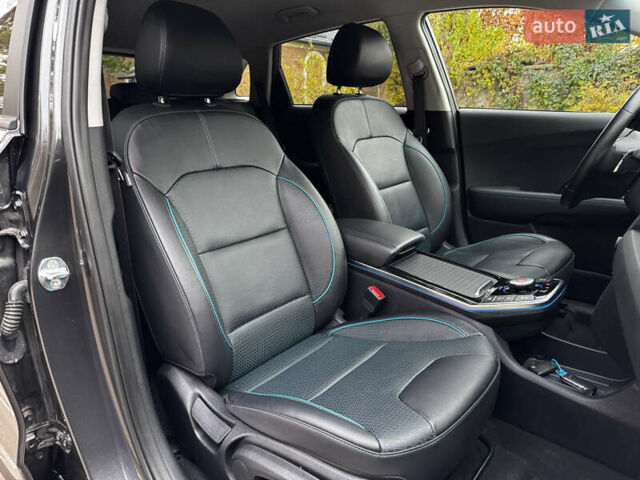 Серый Киа Niro, объемом двигателя 0 л и пробегом 37 тыс. км за 24800 $, фото 3 на Automoto.ua