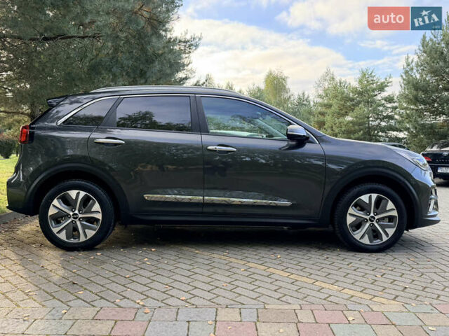 Серый Киа Niro, объемом двигателя 0 л и пробегом 50 тыс. км за 22990 $, фото 15 на Automoto.ua