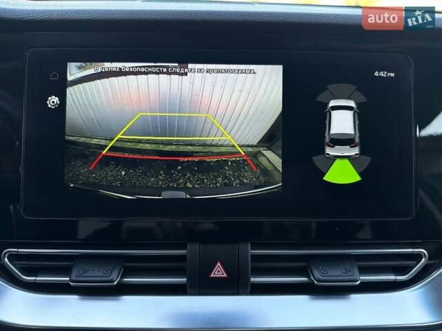 Серый Киа Niro, объемом двигателя 0 л и пробегом 73 тыс. км за 24900 $, фото 11 на Automoto.ua