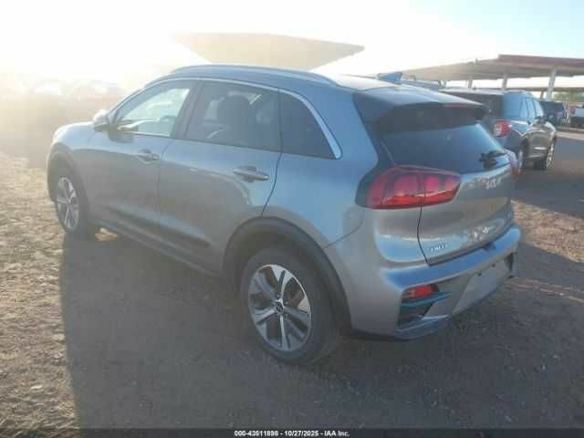 Серый Киа Niro, объемом двигателя 0 л и пробегом 62 тыс. км за 4900 $, фото 2 на Automoto.ua