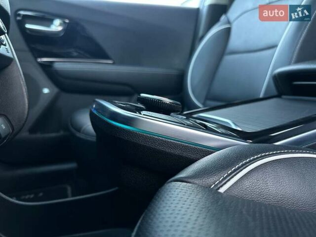 Серый Киа Niro, объемом двигателя 0 л и пробегом 73 тыс. км за 24900 $, фото 71 на Automoto.ua