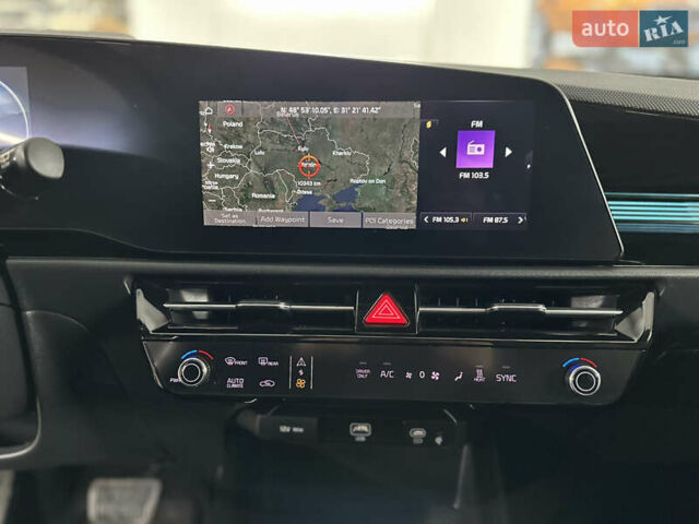 Серый Киа Niro, объемом двигателя 0 л и пробегом 120 тыс. км за 20900 $, фото 70 на Automoto.ua