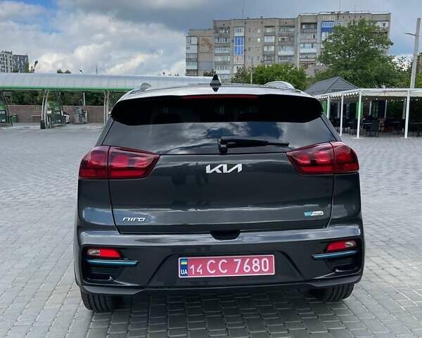 Серый Киа Niro, объемом двигателя 0 л и пробегом 130 тыс. км за 19800 $, фото 4 на Automoto.ua