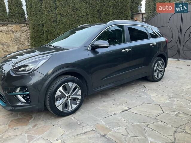Серый Киа Niro, объемом двигателя 0 л и пробегом 82 тыс. км за 15999 $, фото 7 на Automoto.ua