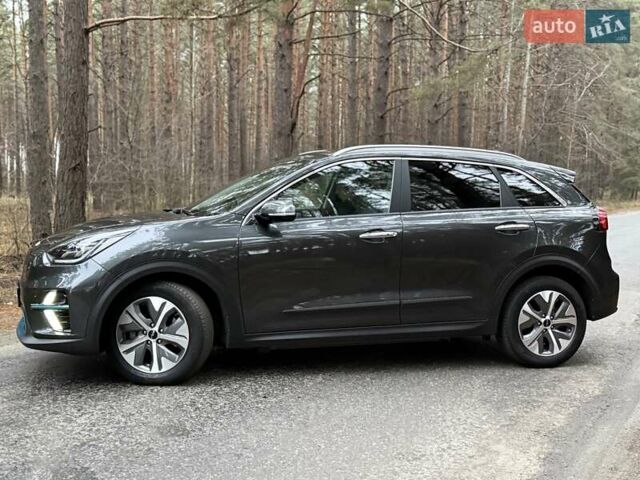 Сірий Кіа Niro, об'ємом двигуна 0 л та пробігом 72 тис. км за 22999 $, фото 11 на Automoto.ua