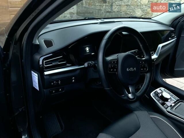 Серый Киа Niro, объемом двигателя 0 л и пробегом 82 тыс. км за 15999 $, фото 25 на Automoto.ua