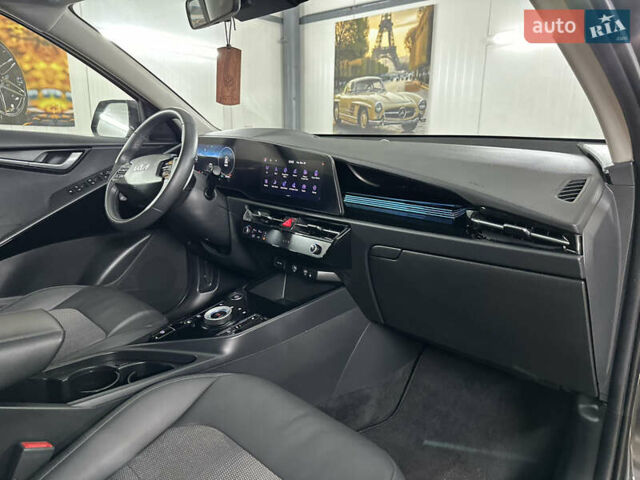 Серый Киа Niro, объемом двигателя 0 л и пробегом 120 тыс. км за 20900 $, фото 77 на Automoto.ua