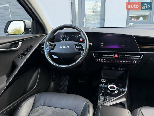 Серый Киа Niro, объемом двигателя 0 л и пробегом 95 тыс. км за 22700 $, фото 61 на Automoto.ua