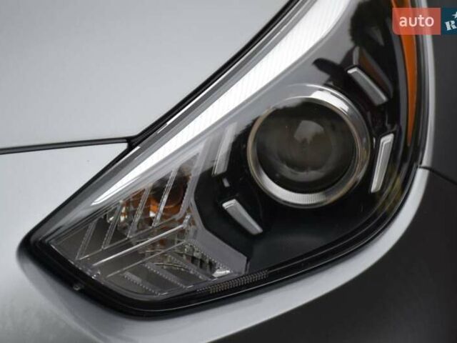 Серый Киа Niro, объемом двигателя 0 л и пробегом 98 тыс. км за 19500 $, фото 16 на Automoto.ua