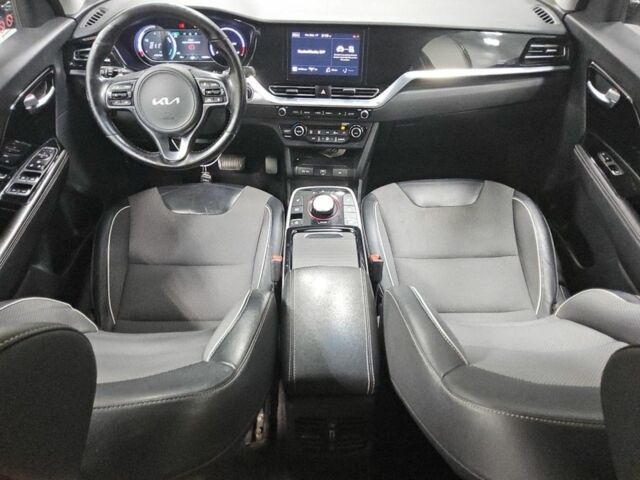 Серый Киа Niro, объемом двигателя 0 л и пробегом 143 тыс. км за 13700 $, фото 6 на Automoto.ua