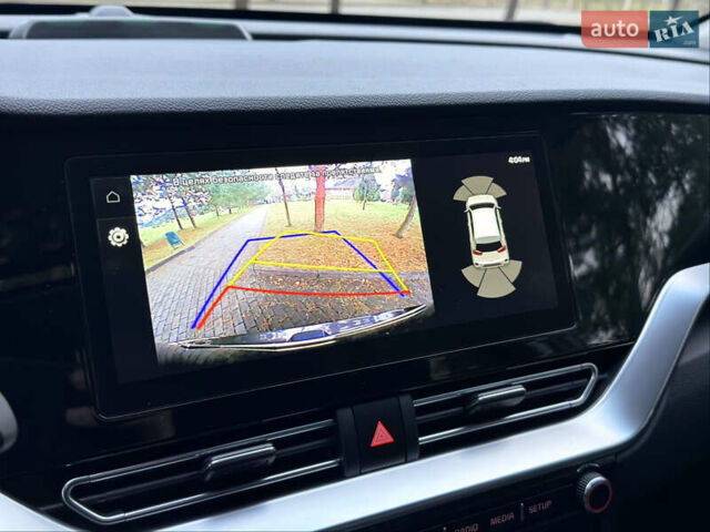 Серый Киа Niro, объемом двигателя 0 л и пробегом 40 тыс. км за 25900 $, фото 23 на Automoto.ua