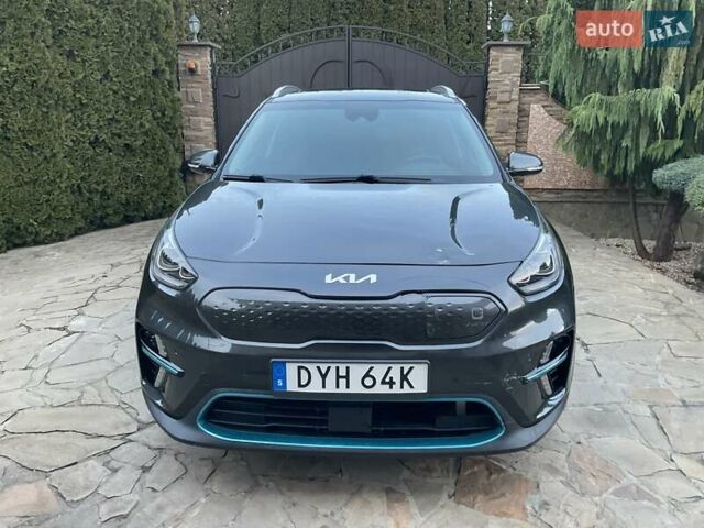 Серый Киа Niro, объемом двигателя 0 л и пробегом 82 тыс. км за 15999 $, фото 1 на Automoto.ua