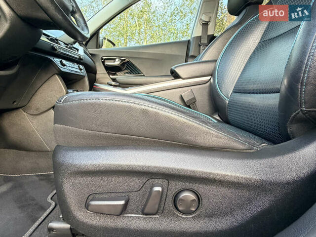 Серый Киа Niro, объемом двигателя 0 л и пробегом 50 тыс. км за 22990 $, фото 19 на Automoto.ua