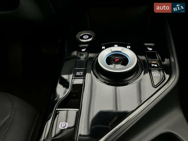 Серый Киа Niro, объемом двигателя 0 л и пробегом 120 тыс. км за 20900 $, фото 98 на Automoto.ua