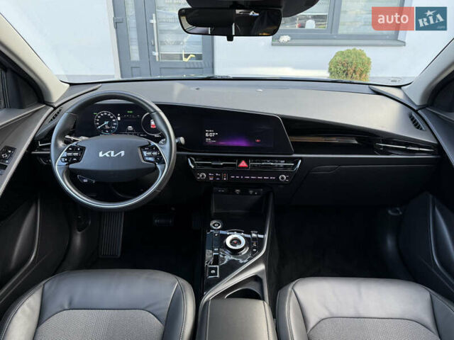 Серый Киа Niro, объемом двигателя 0 л и пробегом 95 тыс. км за 22700 $, фото 60 на Automoto.ua