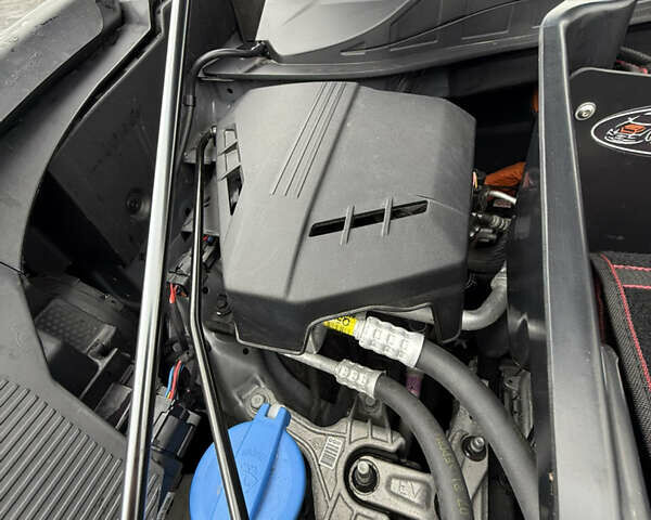 Серый Киа Niro, объемом двигателя 0 л и пробегом 37 тыс. км за 24400 $, фото 41 на Automoto.ua