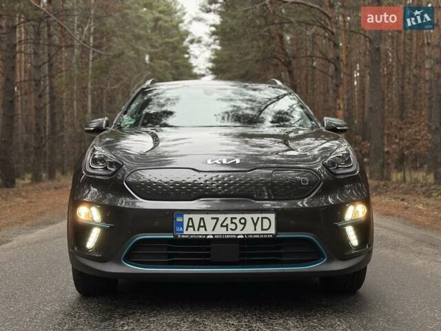 Сірий Кіа Niro, об'ємом двигуна 0 л та пробігом 72 тис. км за 22999 $, фото 9 на Automoto.ua