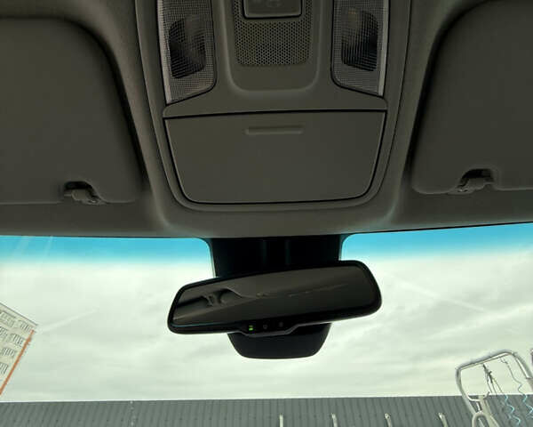 Серый Киа Niro, объемом двигателя 0 л и пробегом 37 тыс. км за 24400 $, фото 24 на Automoto.ua