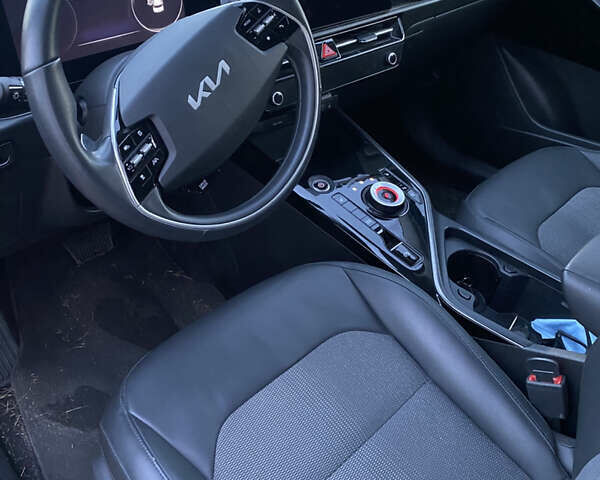 Сірий Кіа Niro, об'ємом двигуна 0 л та пробігом 62 тис. км за 22500 $, фото 9 на Automoto.ua