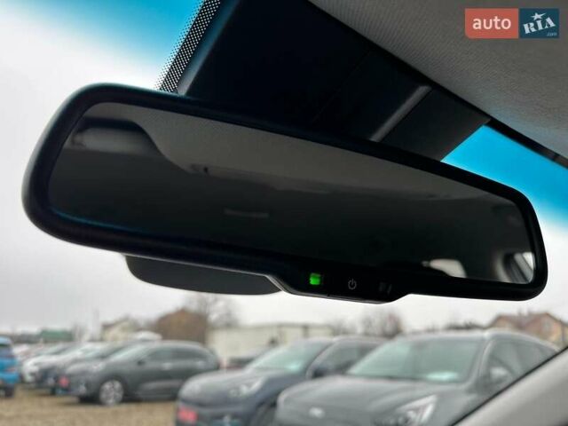 Серый Киа Niro, объемом двигателя 0 л и пробегом 37 тыс. км за 24900 $, фото 6 на Automoto.ua